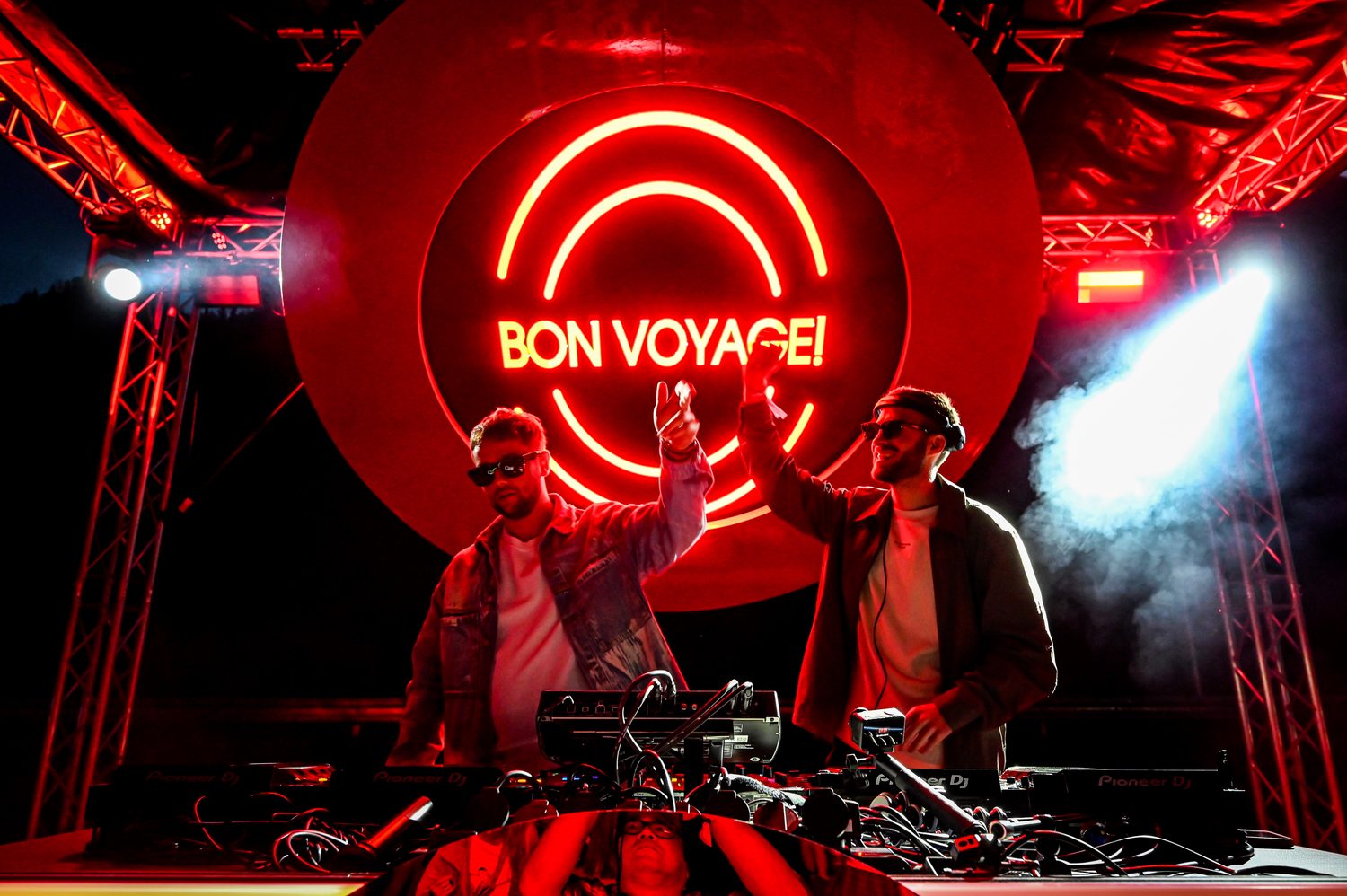 SOLIQUE & AVANT at the BON VOYAGE! neon ring by night