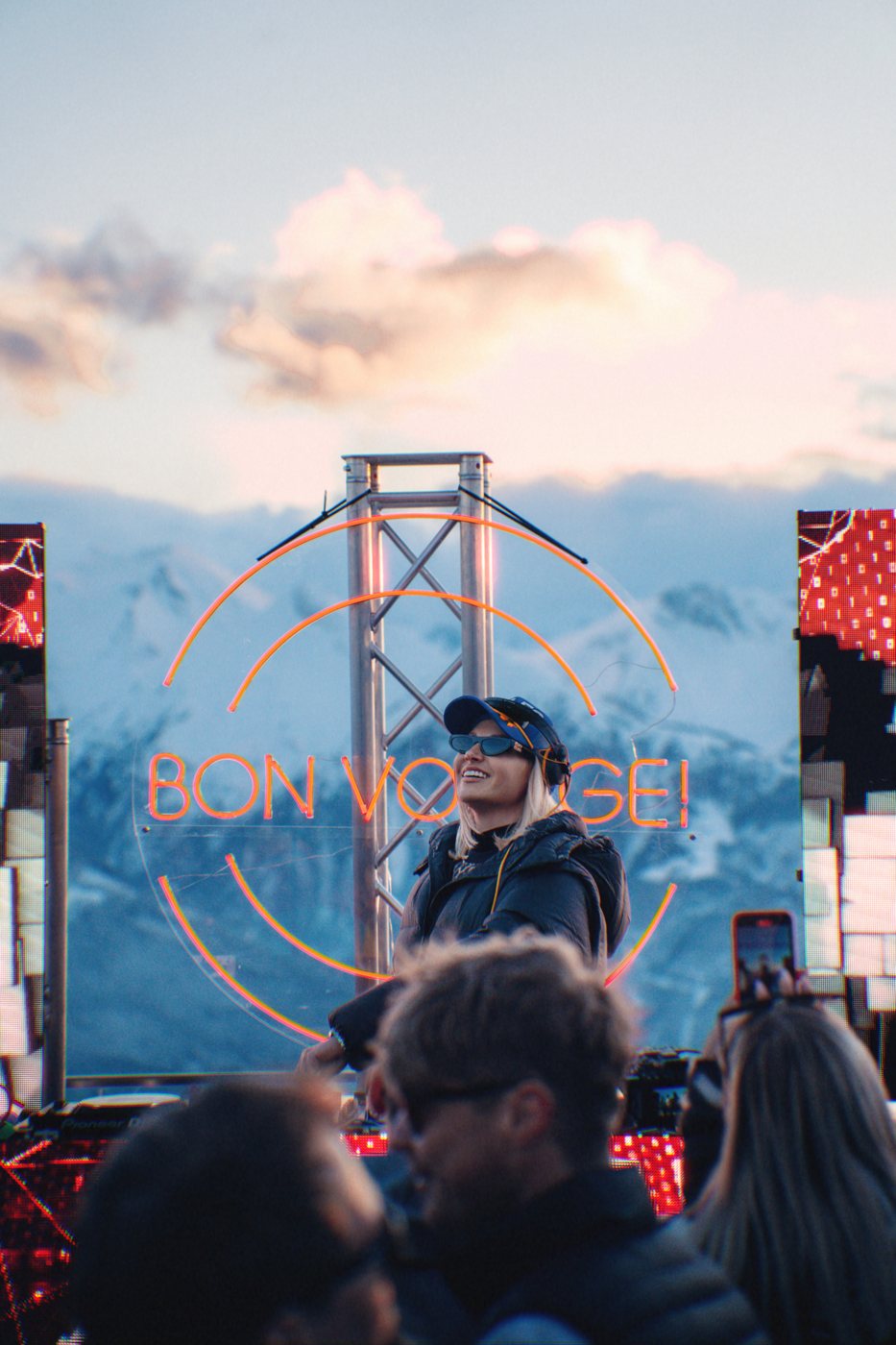 BON VOYAGE! — Golden hour