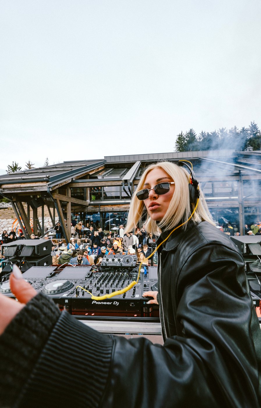 BON VOYAGE! — On the decks